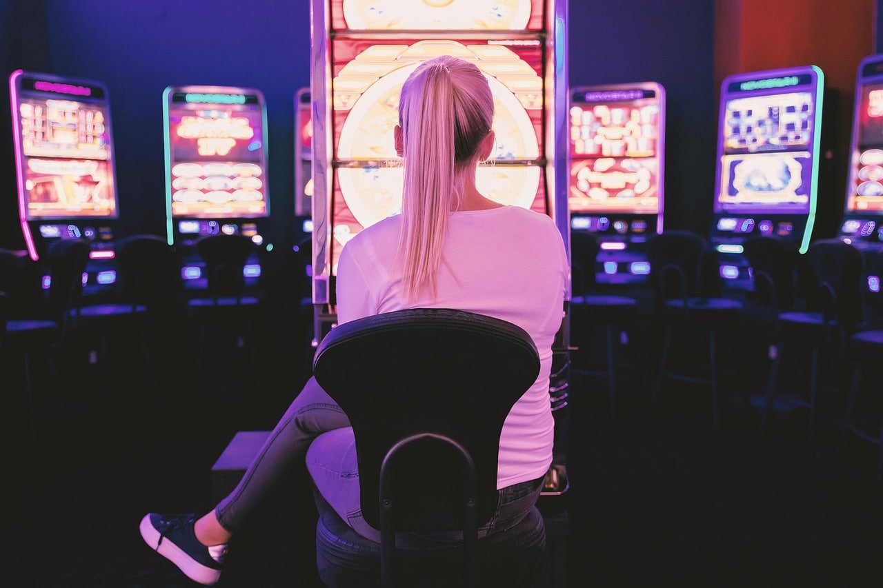 Player reviewing bonus offer details on 5 BMW Slot promotion page